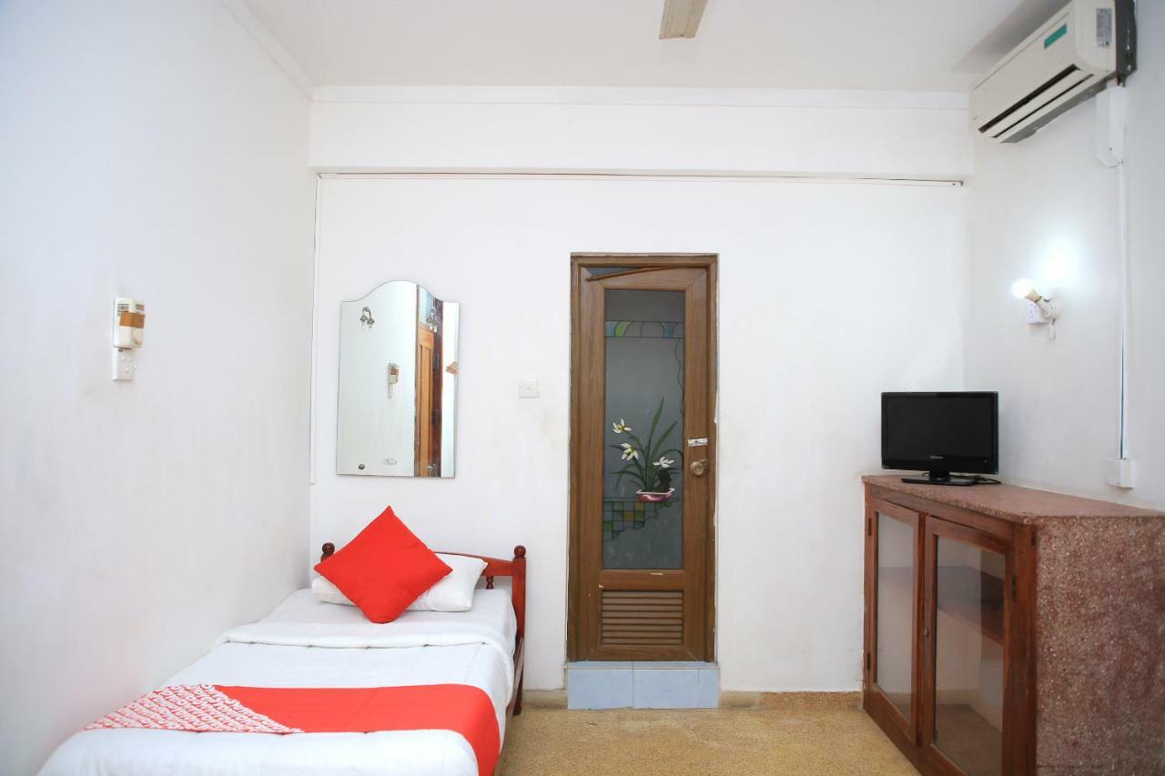 Oyo 318 Pillaiyar Inn Jaffna Exterior photo